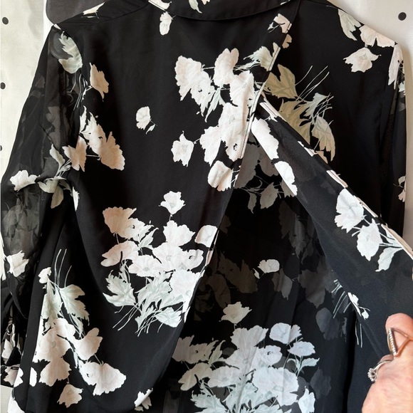 Candie's Black and White Button Down Shirt - Picture 5 of 5